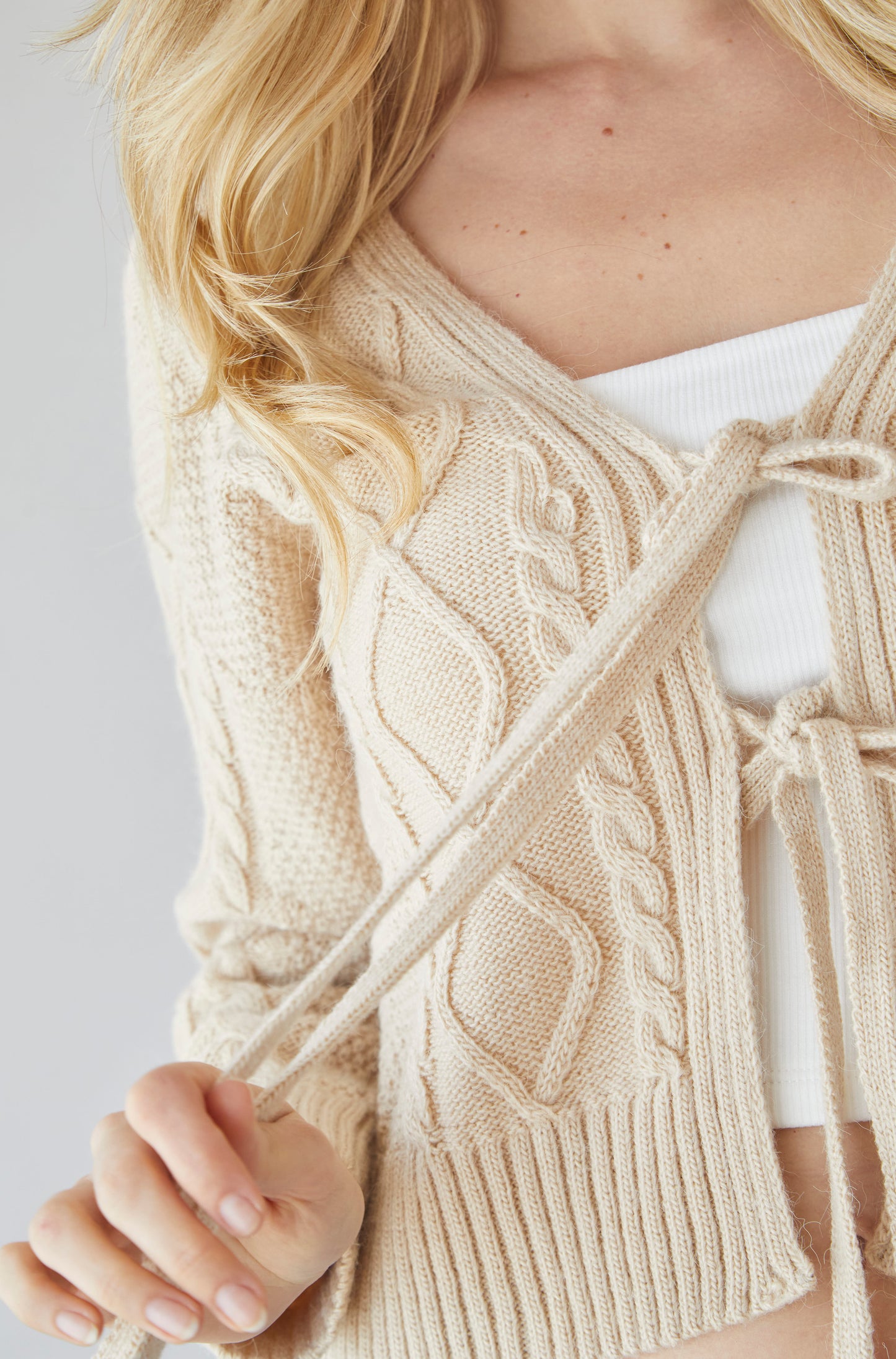 Chompa Diana Beige