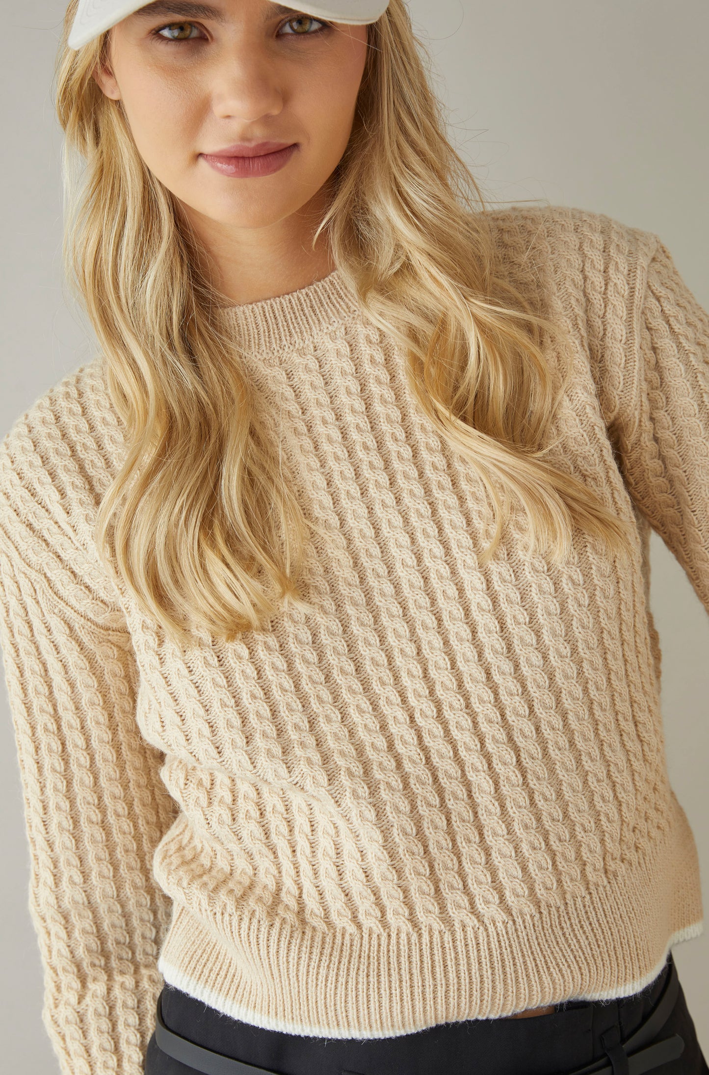 Chompa Tommy Beige