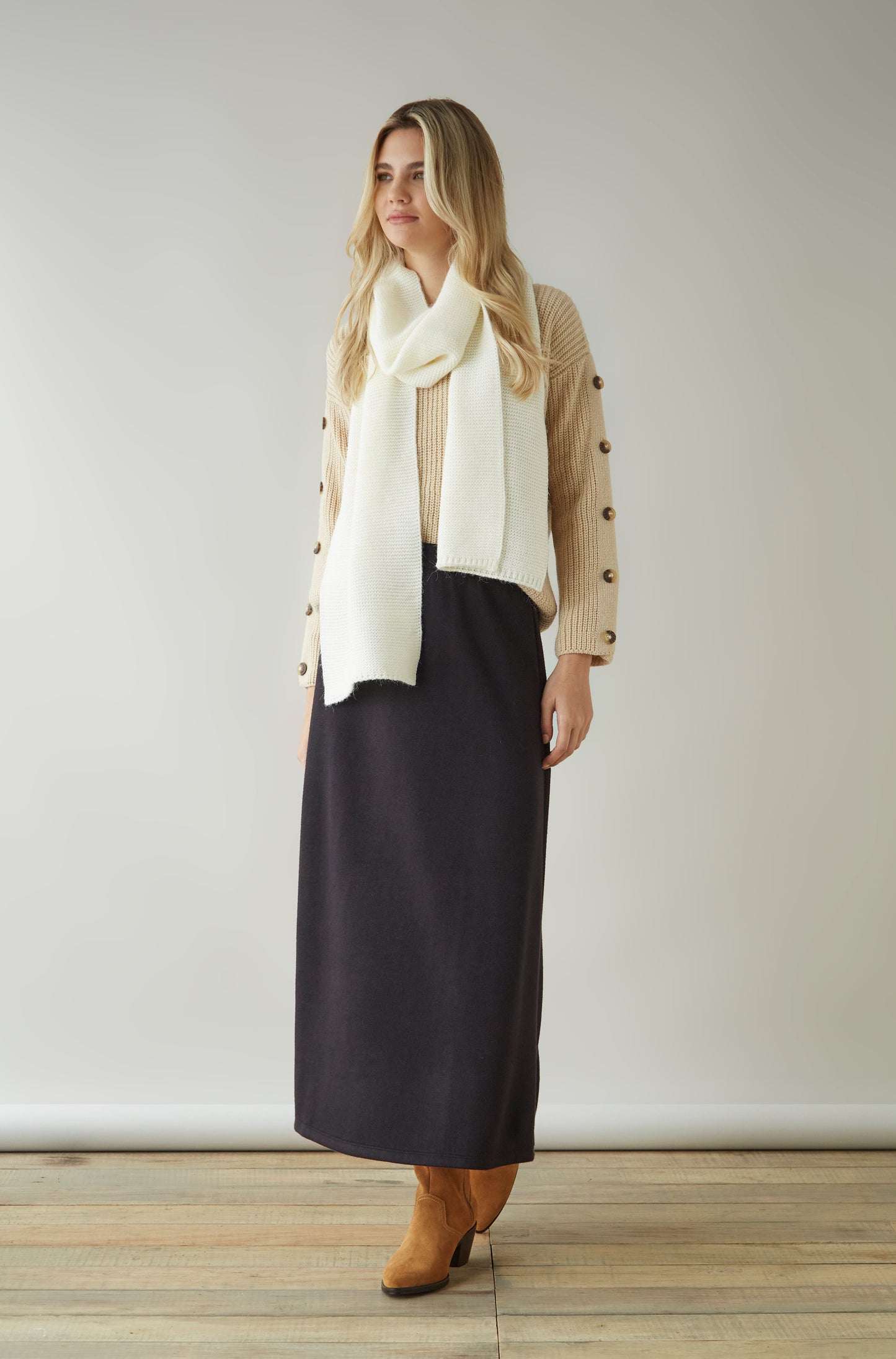 Chompa Aiden Beige