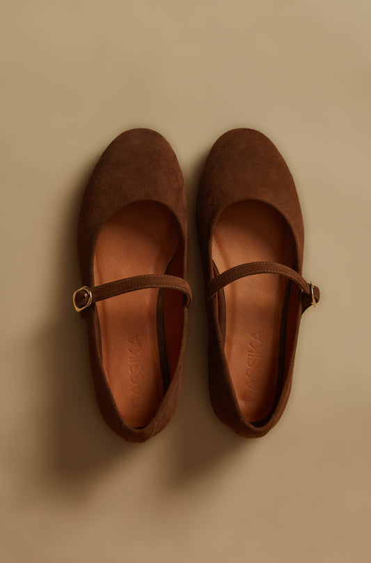Balerina Celina Camel