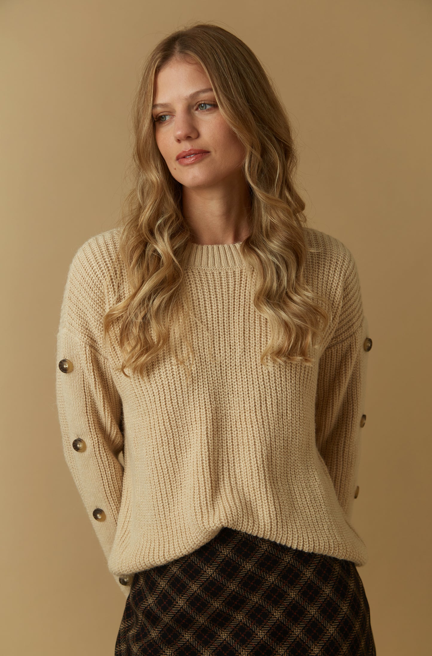 Chompa Aiden Beige