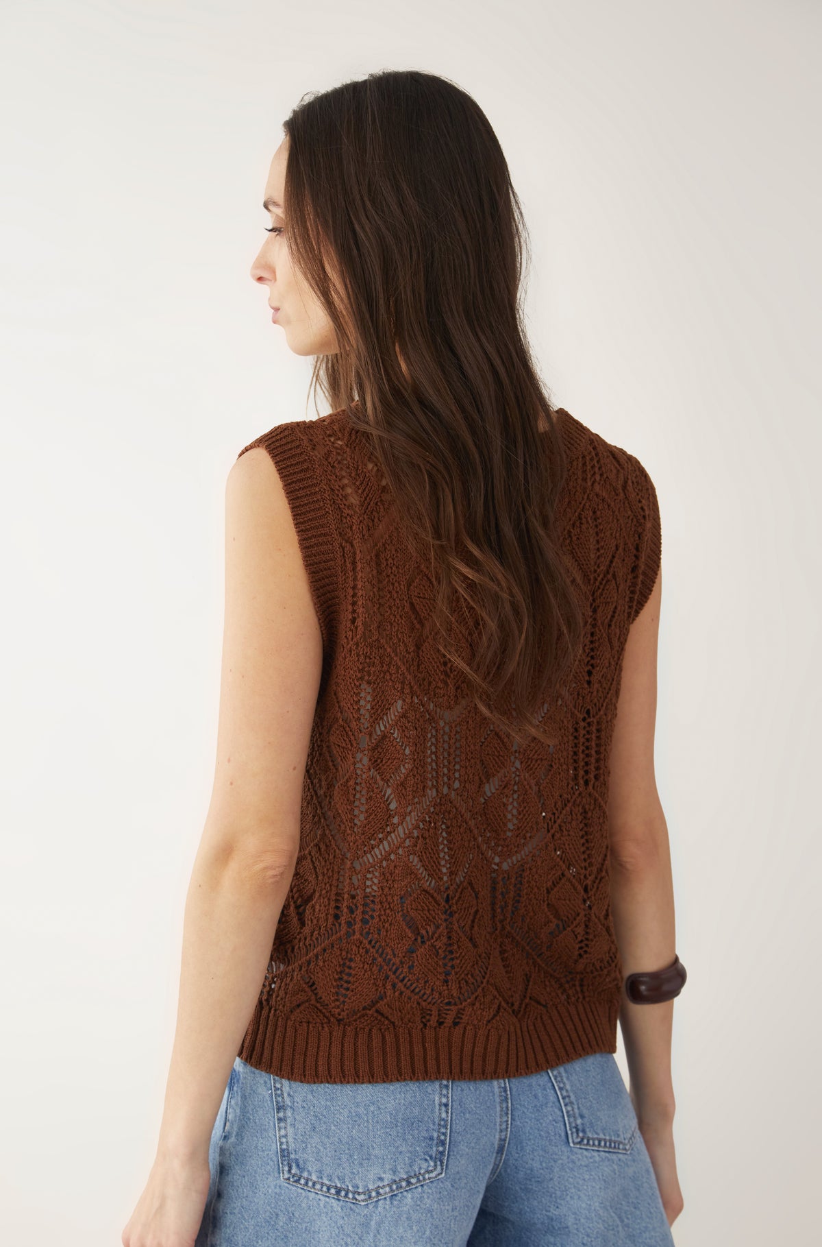 Chaleco Aitana Marron — fotografía 4 del producto.