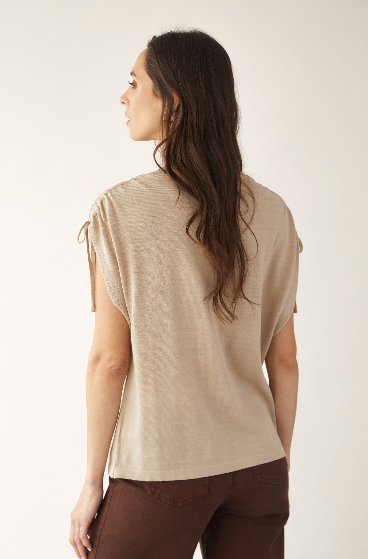 Polo Solis Beige — fotografía 4 del producto.